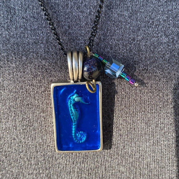 Sea horse/blue goldstone necklace - Picture 2 of 2